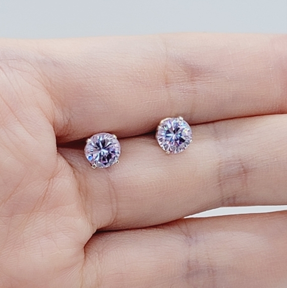 New Lavender Round Cut CZ Stud Earrings - Picture 1 of 5